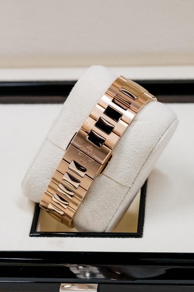 Patek Philippe Nautilus Travel Time Rose Gold Blue Dial
