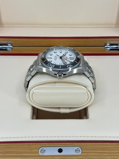 Omega Seamaster Diver 300M 210.30.42.20.04.001 White Dial Stainless Steel