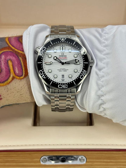 Omega Seamaster Diver 300M 210.30.42.20.04.001 White Dial Stainless Steel