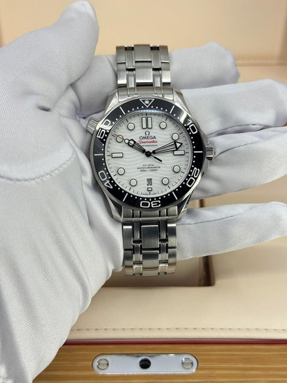 Omega Seamaster Diver 300M 210.30.42.20.04.001 White Dial Stainless Steel
