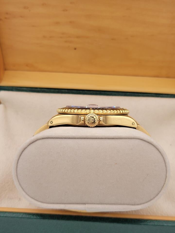 Rolex Submariner Date 16618 18K Yellow Gold Black Dial