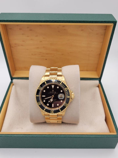 Rolex Submariner Date 16618 18K Yellow Gold Black Dial