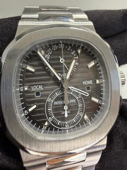 Patek Philippe Nautilus 5811/1G 41mm White Gold Blue Dial