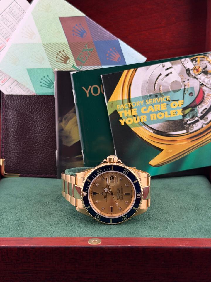 Rolex Submariner Date 16618 18K Yellow Gold Serti Dial