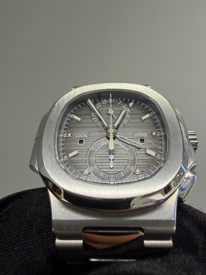 Patek Philippe Nautilus 5811/1G 41mm White Gold Blue Dial