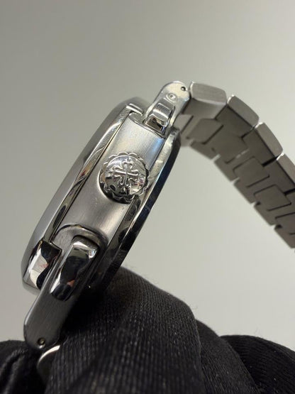 Patek Philippe Nautilus 5811/1G 41mm White Gold Blue Dial