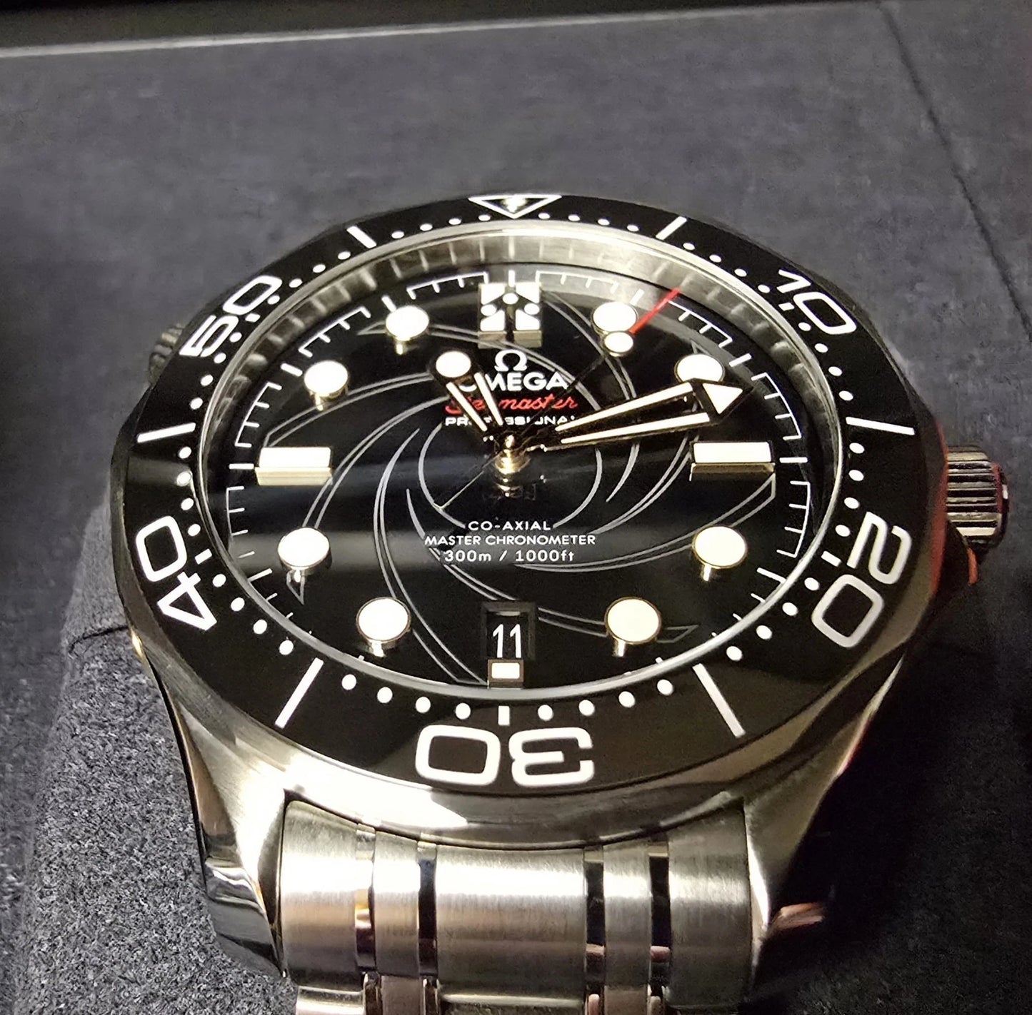 Omega Seamaster Diver 300M 007 Limited Edition 42mm Black Dial