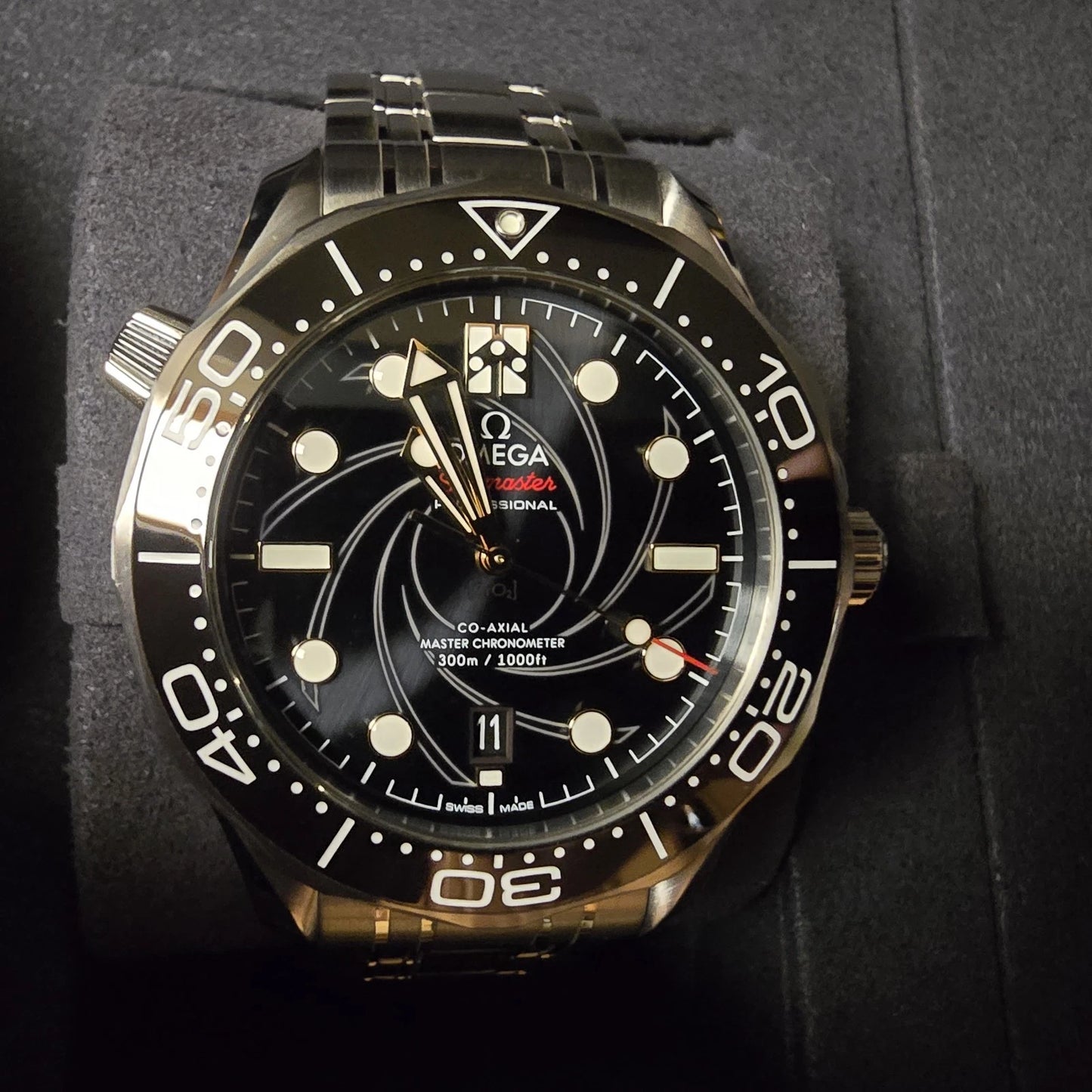 Omega Seamaster Diver 300M 007 Limited Edition 42mm Black Dial