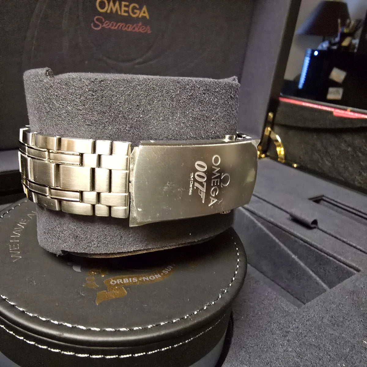 Omega Seamaster Diver 300M 007 Limited Edition 42mm Black Dial